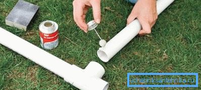 Come incollare tubi in PVC con una composizione speciale