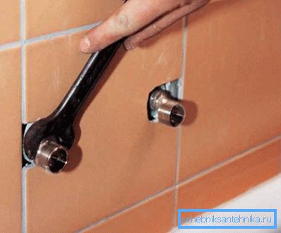 Come installare gli eccentrici per il mixer in modo indipendente Come installare gli eccentrici per il mixer in modo indipendente