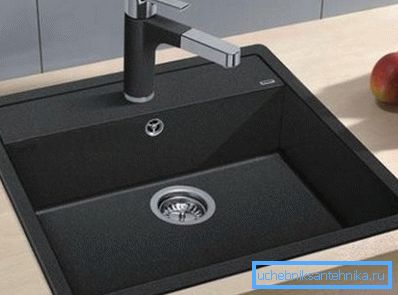 Lavello in pietra: un'ottima scelta per la cucina. Lavello in pietra: un'ottima scelta per la cucina.