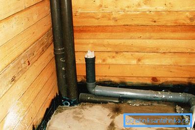 1202 Acque reflue nella vasca da bagno