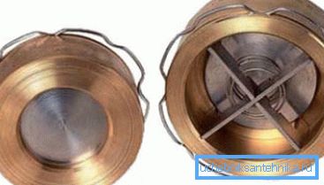 La valvola di ritegno per fognatura da 110 mm è compatta e ad alta resistenza La valvola di ritegno per fognatura da 110 mm è compatta e ad alta resistenza