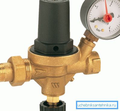 La valvola automatica del sistema di riscaldamento Watts consente di controllare il volume del liquido di raffreddamento La valvola automatica del sistema di riscaldamento Watts consente di controllare il volume del liquido di raffreddamento