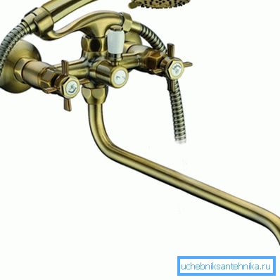 Rubinetto classico con doccia bagno Rubinetto classico con doccia bagno