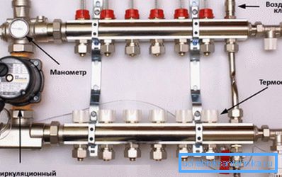 Il raccoglitore consente di gestire il processo di riscaldamento nel modo più flessibile ed efficiente possibile. Il raccoglitore consente di gestire il processo di riscaldamento nel modo più flessibile ed efficiente possibile.