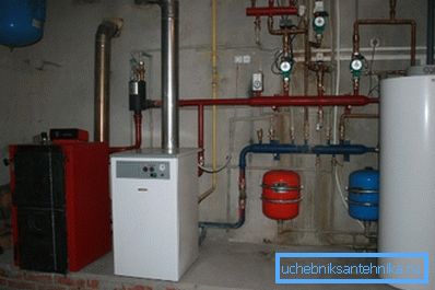La combinazione di combustibile solido e unità di gas La combinazione di combustibile solido e unità di gas