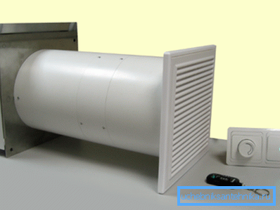 Dispositivo di ventilazione domestica compatto con telecomando. Dispositivo di ventilazione domestica compatto con telecomando.