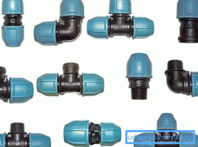 Raccordi a compressione per polietilene. Raccordi a compressione per polietilene.
