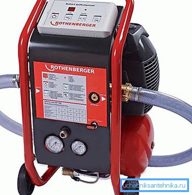Compressore per il lavaggio dell'impianto di riscaldamento Compressore per il lavaggio dell'impianto di riscaldamento