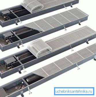 Le configurazioni dello chassis possono variare. Le configurazioni dello chassis possono variare.