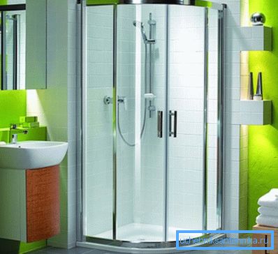 Design con porta scorrevole e open top. Design con porta scorrevole e open top.