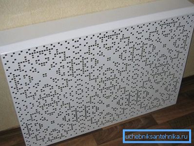 Scatola con perforazione decorativa Scatola con perforazione decorativa
