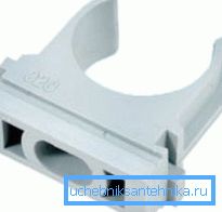 Fissaggio - clip per tubazioni polimeriche e metallo-plastica. Fissaggio - clip per tubazioni polimeriche e metallo-plastica.