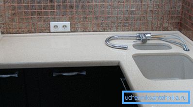 Lavelli al quarzo per la cucina con lo stesso piano di lavoro Lavelli al quarzo per la cucina con lo stesso piano di lavoro