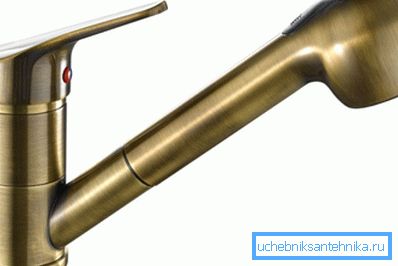 Miscelatore in ottone con doccetta estraibile Miscelatore in ottone con doccetta estraibile