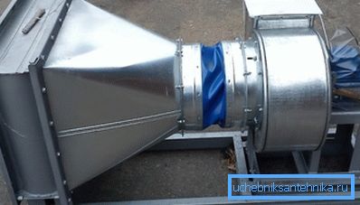 Foto amatoriale di un modello comune di simili apparecchiature di tipo industriale Foto amatoriale di un modello comune di simili apparecchiature di tipo industriale