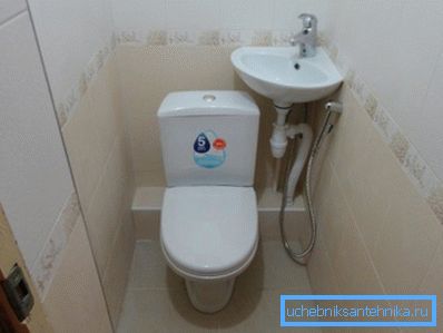 Piccoli lavabi per il bagno: un modo per sfruttare lo spazio massimo della stanza Piccoli lavabi per il bagno: un modo per sfruttare lo spazio massimo della stanza