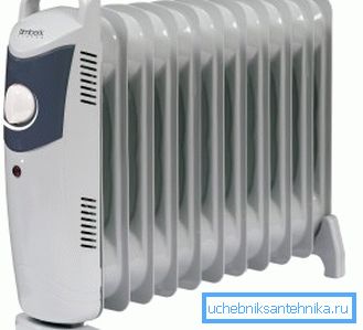 Il piccolo radiatore dell'olio è un'ottima soluzione per il riscaldamento supplementare. Il piccolo radiatore dell'olio è un'ottima soluzione per il riscaldamento supplementare.