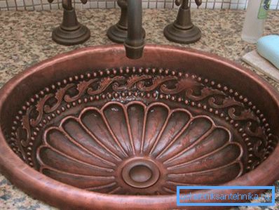 I lavelli in rame per la cucina hanno una bellezza aristocratica I lavelli in rame per la cucina hanno una bellezza aristocratica