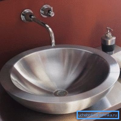 Anche i prodotti in metallo di questo tipo sembrano originali, ma richiedono un design interno adeguato. Anche i prodotti in metallo di questo tipo sembrano originali, ma richiedono un design interno adeguato.