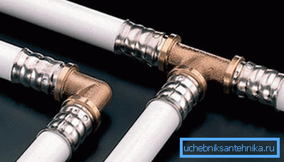 Tubi metallici per l'approvvigionamento idrico. Aggancio attraverso i raccordi Tubi metallici per l'approvvigionamento idrico. Aggancio attraverso i raccordi