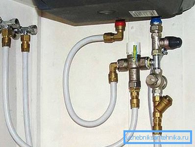 3970 Impianto idraulico in metallo-plastica alla caldaia