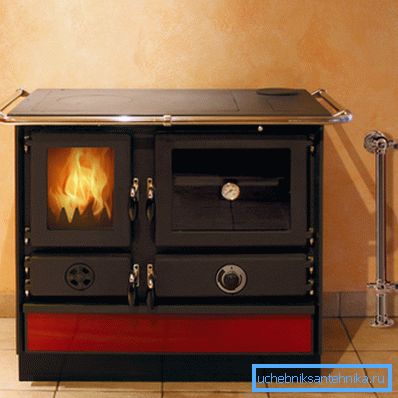 Il forno di cottura riscaldato multiuso con un contorno d'acqua Magnum Super Termo Il forno di cottura riscaldato multiuso con un contorno d'acqua Magnum Super Termo