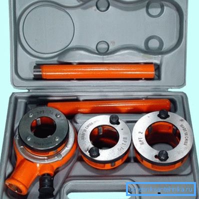 Modello KTT-1 4-1-1 2 2 con cricchetto Modello KTT-1 4-1-1 2 2 con cricchetto