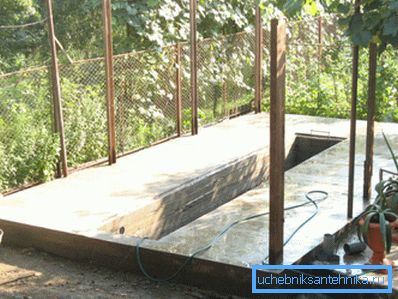 Base monolitica con fossa Base monolitica con fossa