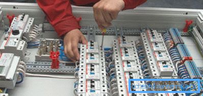 L'installazione della ventilazione automatica è meglio affidare esperti. L'installazione della ventilazione automatica è meglio affidare esperti.