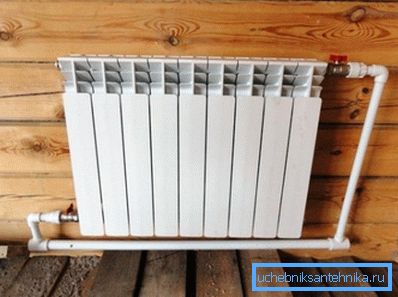 L'installazione di un dispositivo di riscaldamento bimetallico in una casa privata può essere eseguita a mano L'installazione di un dispositivo di riscaldamento bimetallico in una casa privata può essere eseguita a mano