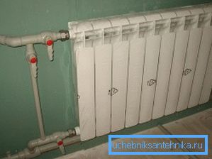 Installazione del sistema di riscaldamento con tubi di plastica Installazione del sistema di riscaldamento con tubi di plastica