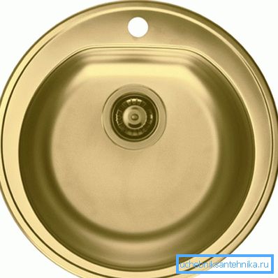 I lavelli da cucina da 30 cm sono ideali per le case di campagna, dove è importante risparmiare ogni centimetro di spazio I lavelli da cucina da 30 cm sono ideali per le case di campagna, dove è importante risparmiare ogni centimetro di spazio