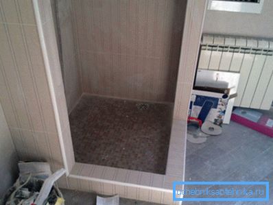 È possibile recintare le pareti della cabina. È possibile recintare le pareti della cabina.