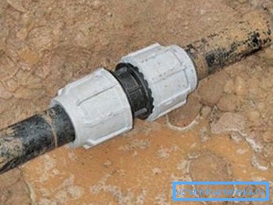 Accoppiamento sul tubo dell'acqua Accoppiamento sul tubo dell'acqua