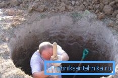 Nella foto: il processo di scavo Nella foto: il processo di scavo