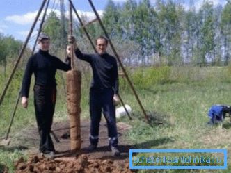 Nella foto - una coclea sospesa, che consente di fare pozzi fino a 30 metri di profondità Nella foto - una coclea sospesa, che consente di fare pozzi fino a 30 metri di profondità