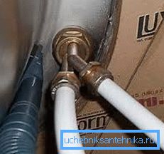 3264 Nella foto - monta il mixer sotto il lavandino