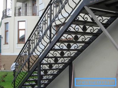 Nella foto - una scala dal proftruby Nella foto - una scala dal proftruby