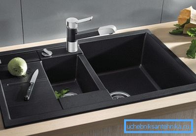 Nella foto: non bisogna pensare che i prodotti realizzati con pietre naturali e artificiali siano ruvidi e massicci, questo design è realizzato in gres porcellanato e ha un aspetto molto attraente. Nella foto: non bisogna pensare che i prodotti realizzati con pietre naturali e artificiali siano ruvidi e massicci, questo design è realizzato in gres porcellanato e ha un aspetto molto attraente.