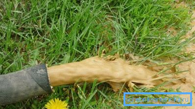 Nella foto: il pompaggio dell'acqua è ripetuto. Nella foto: il pompaggio dell'acqua è ripetuto.