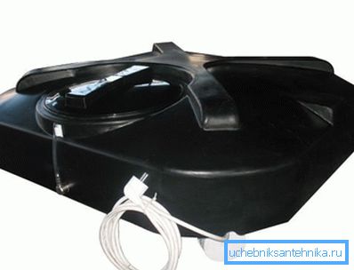Nella foto - un serbatoio di plastica per una doccia riscaldata da 150 litri. Nella foto - un serbatoio di plastica per una doccia riscaldata da 150 litri.