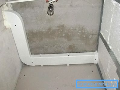 Nella foto c'è una scatola di plastica. Nella foto c'è una scatola di plastica.