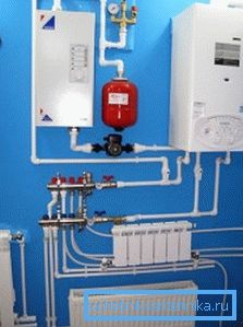 Nella foto - la connessione della caldaia elettrica è completata. Nella foto - la connessione della caldaia elettrica è completata.
