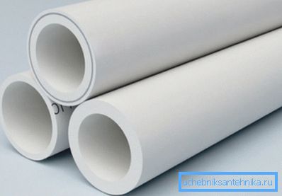 Nella foto: il polipropilene è ottimo per realizzare una varietà di condotte. Nella foto: il polipropilene è ottimo per realizzare una varietà di condotte.