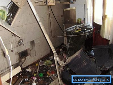 Nella foto - le conseguenze dell'installazione di un modello di bassa qualità: è meglio non risparmiare in sicurezza Nella foto - le conseguenze dell'installazione di un modello di bassa qualità: è meglio non risparmiare in sicurezza