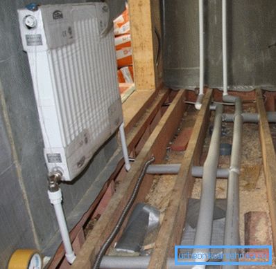 Nella foto: un esempio della connessione inferiore del radiatore Nella foto: un esempio della connessione inferiore del radiatore