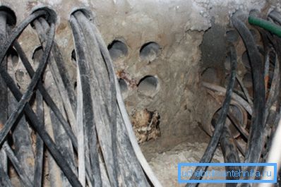 Nella foto un esempio della distribuzione di fili in diversi canali Nella foto un esempio della distribuzione di fili in diversi canali
