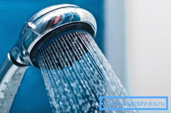 Nella foto: il consumo di acqua per doccia dipende da diversi criteri importanti, che considereremo in questo articolo. Nella foto: il consumo di acqua per doccia dipende da diversi criteri importanti, che considereremo in questo articolo.