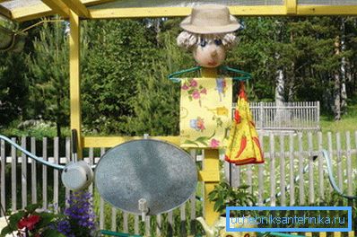 Nella foto: i disegni del giardino possono essere realizzati nei modi più originali. Nella foto: i disegni del giardino possono essere realizzati nei modi più originali.
