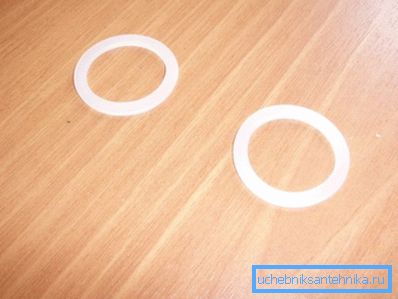 Nella foto guarnizioni in silicone. Nella foto guarnizioni in silicone.
